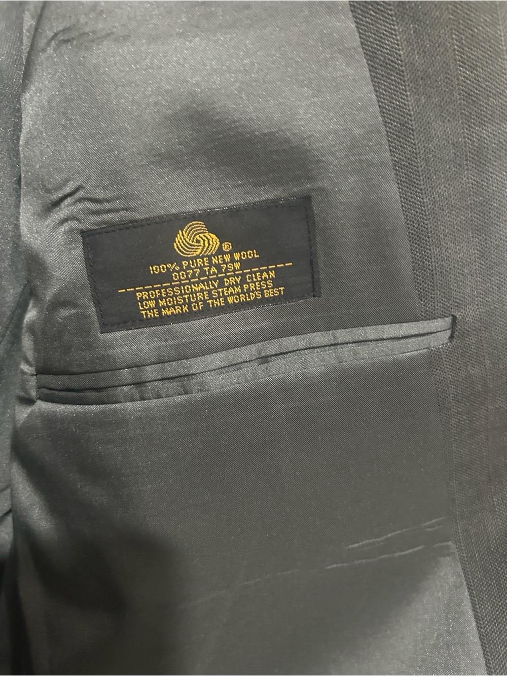 Joseph & Feiss Dark Gray Two-Piece Men's Suit - Picture 3 of 15
